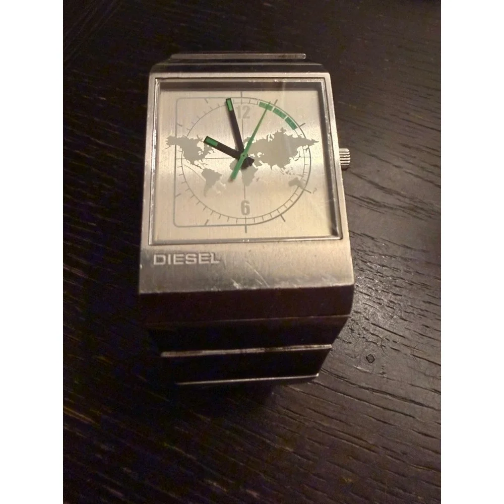 Diesel DZ-1506 Stainless Steel Watch Men OS Silver World Map Dial